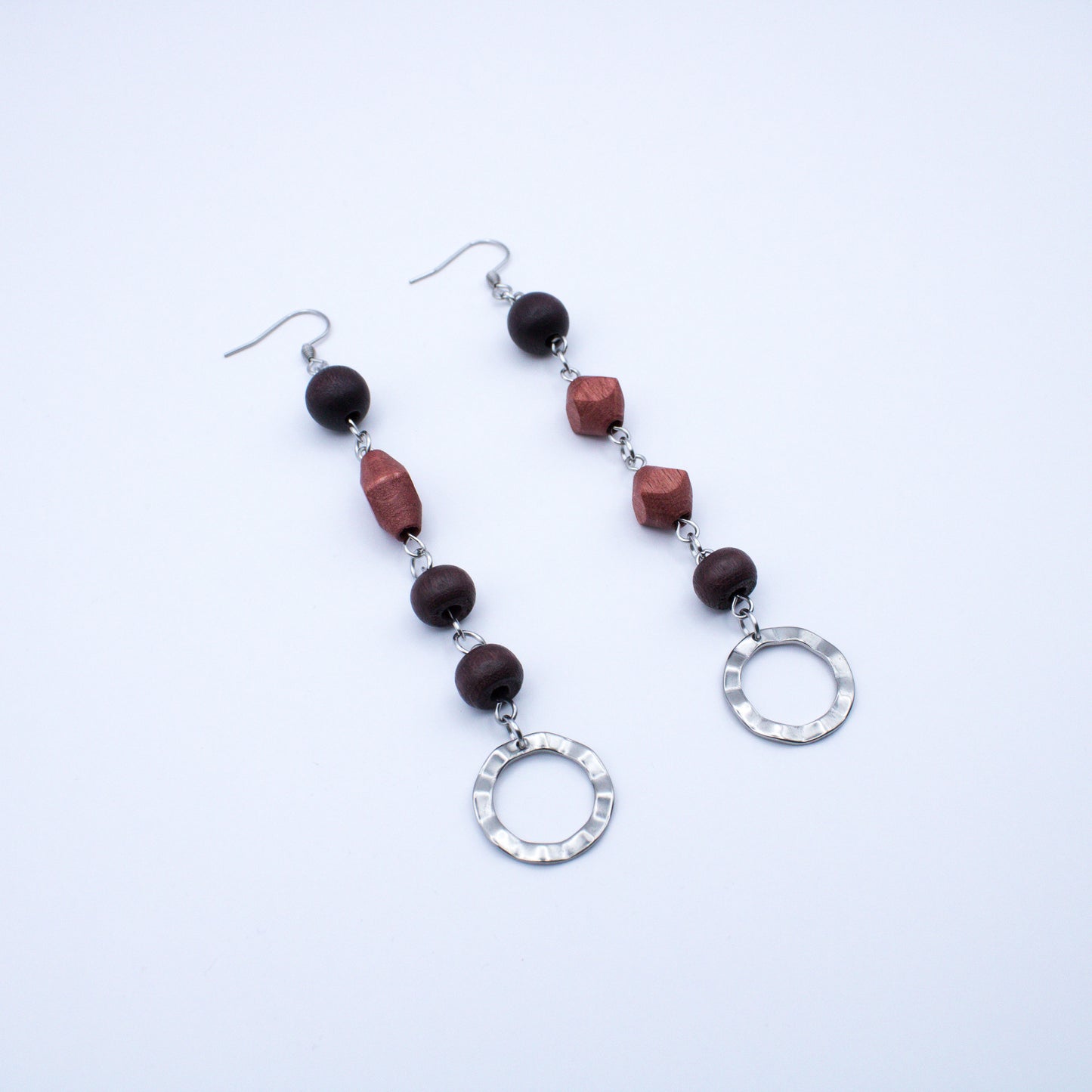 Boucles d'oreilles en bois asymétriques