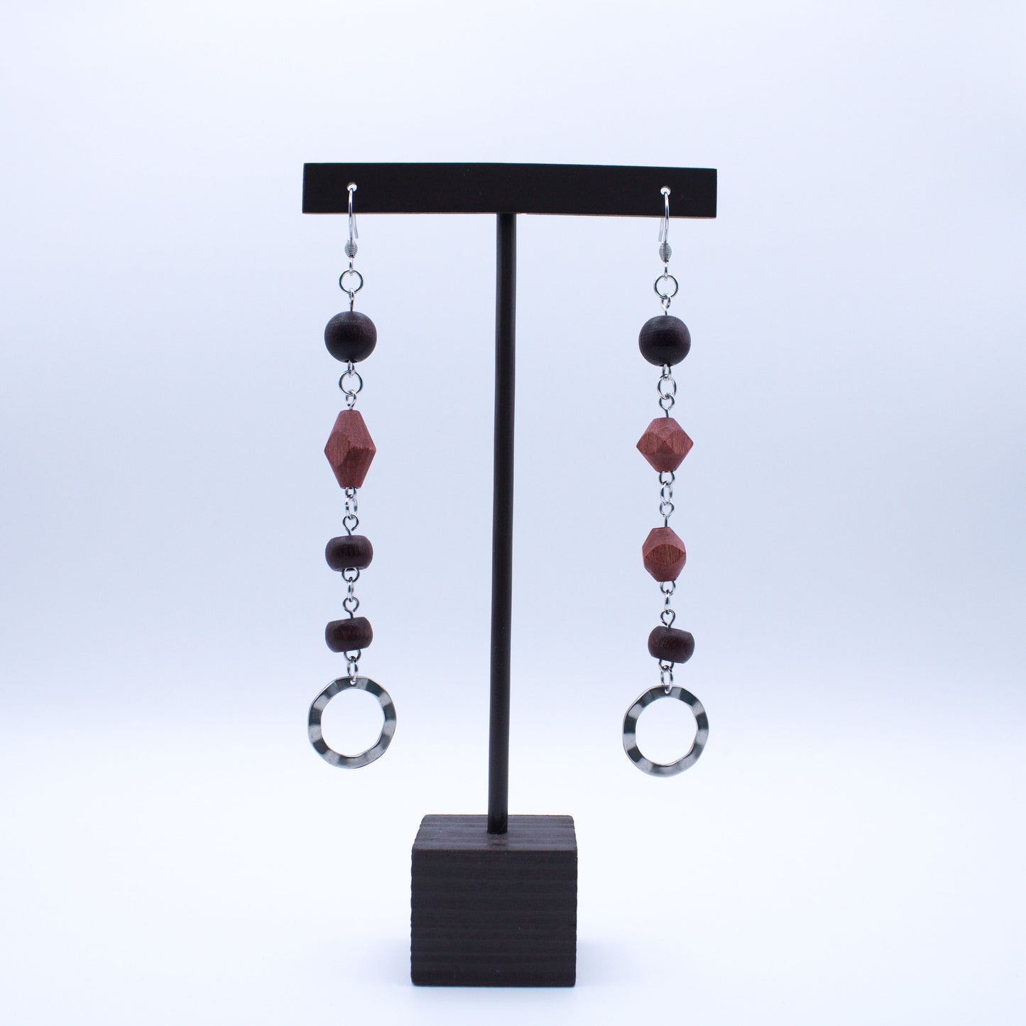 Boucles d'oreilles en bois asymétriques