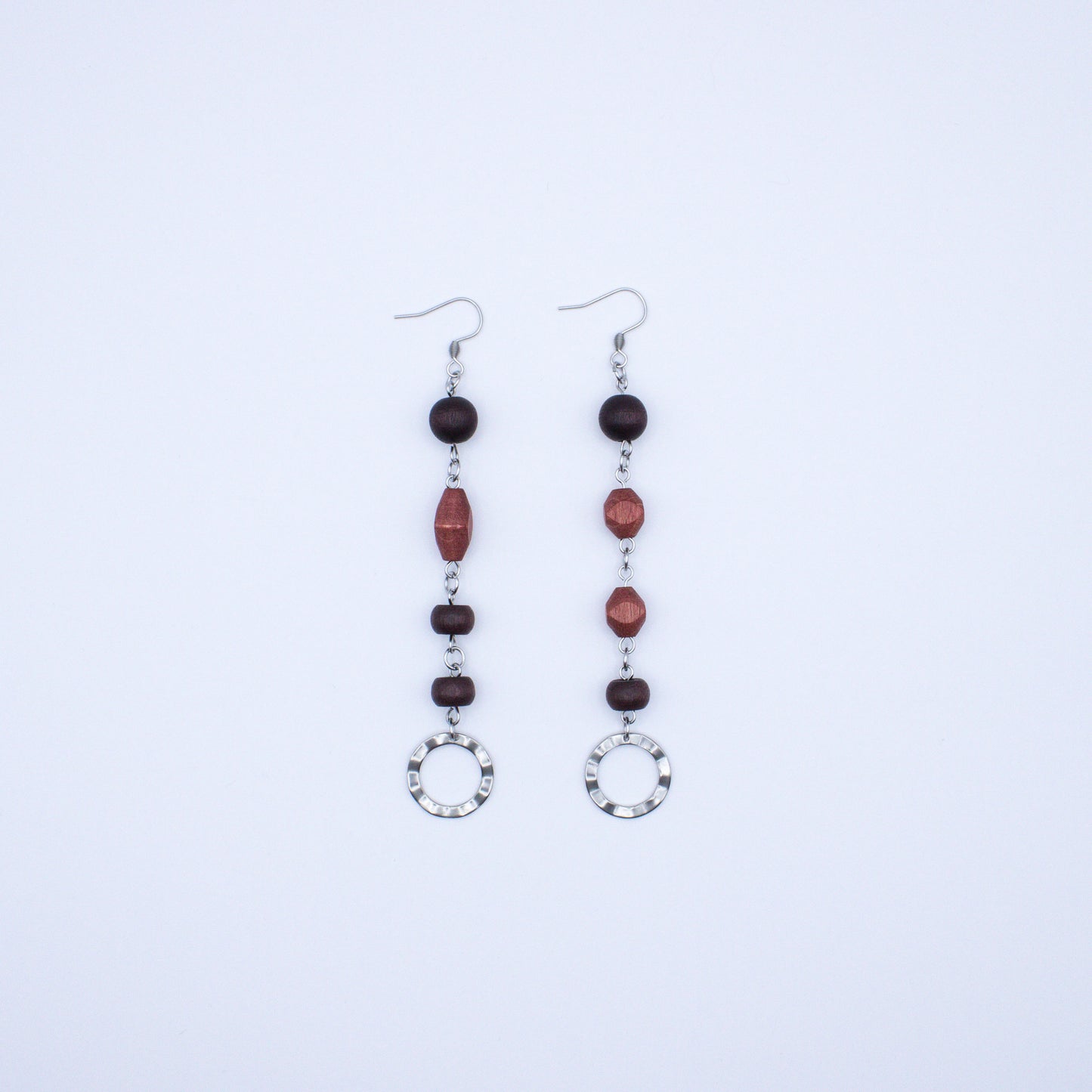 Boucles d'oreilles en bois asymétriques