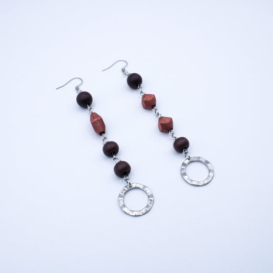 Boucles d'oreilles en bois asymétriques