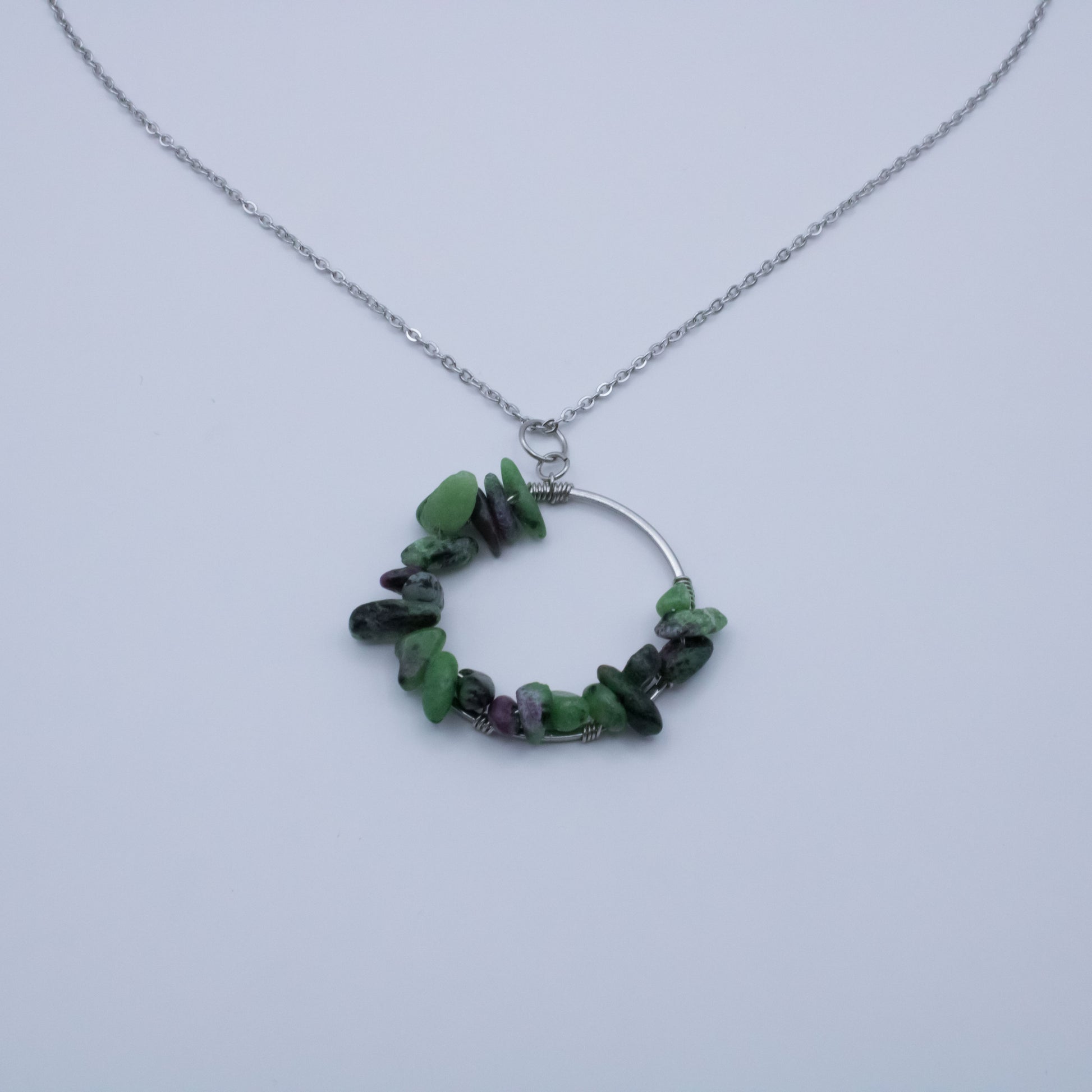 Collier couronne rubis zoïsite