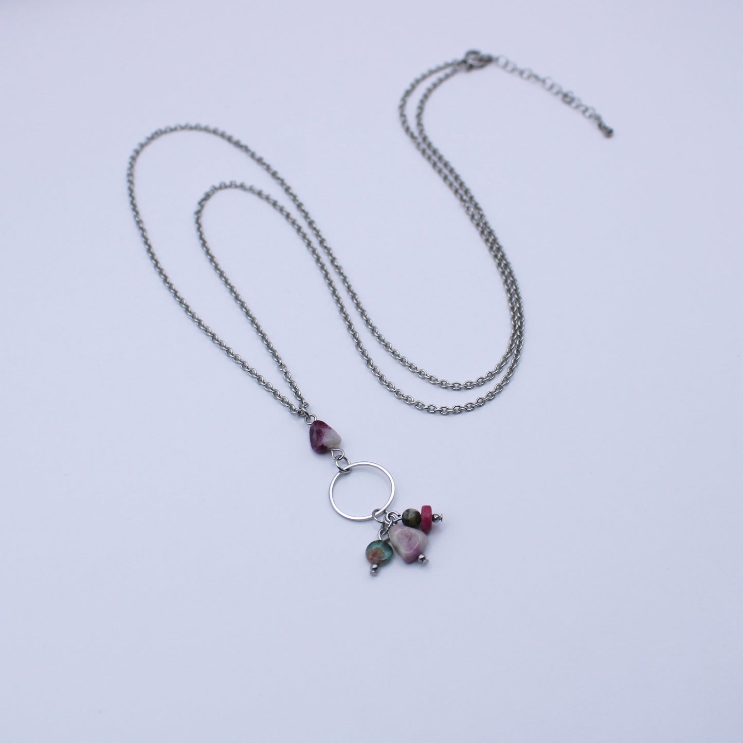 Collier avec pendentif en tourmaline multicolore - Collection Eclosion